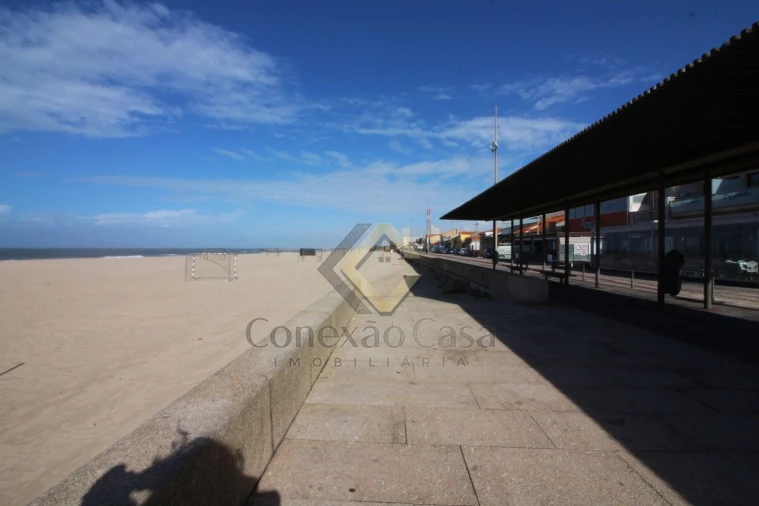 Moradia T3 para Venda em Espinho Foto 4