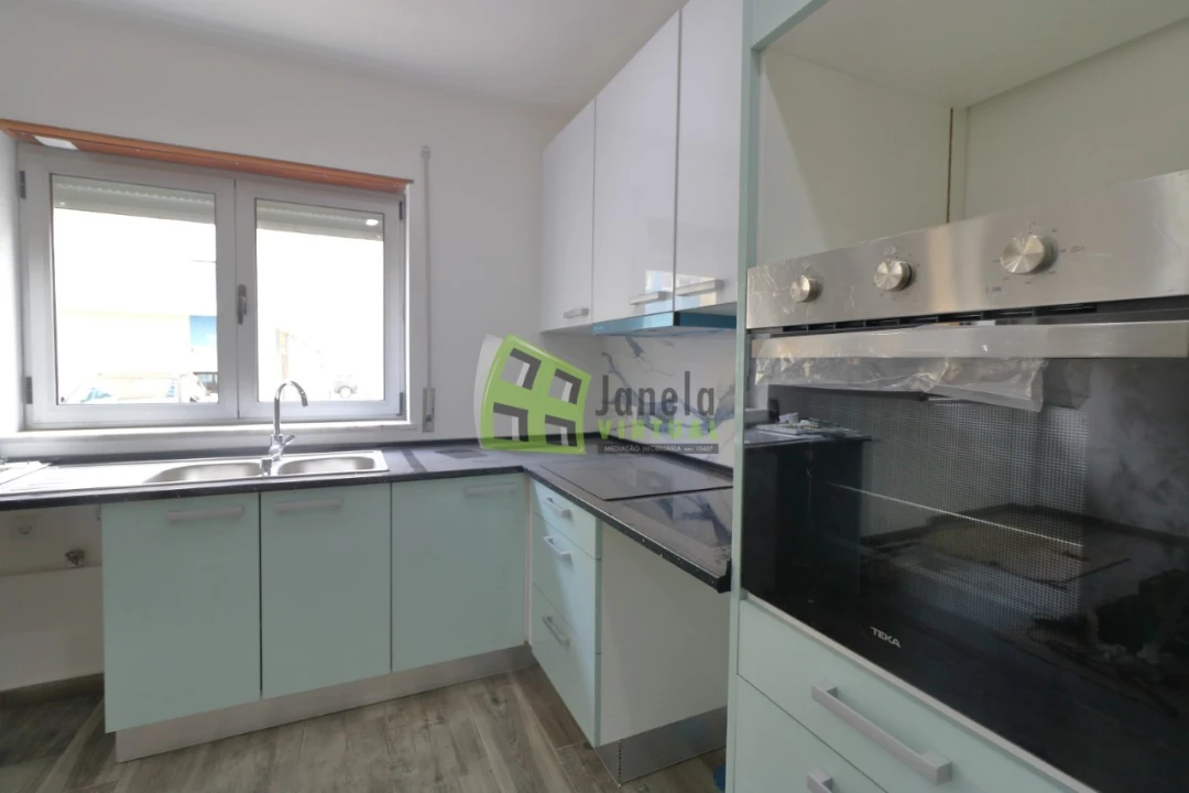 Apartamento T2 para Venda em Baixa da Banheira e Vale da Amoreira Foto 3