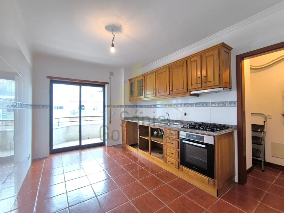 Apartamento T3 para Arrendamento em Darque Foto 5