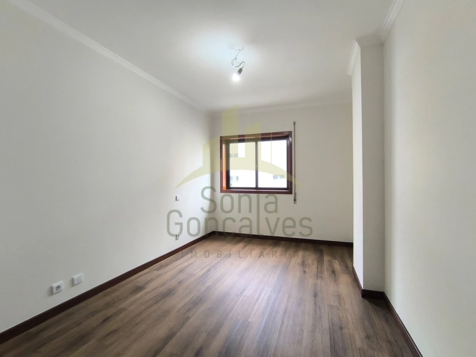 Apartamento T3 para Arrendamento em Darque Foto 11