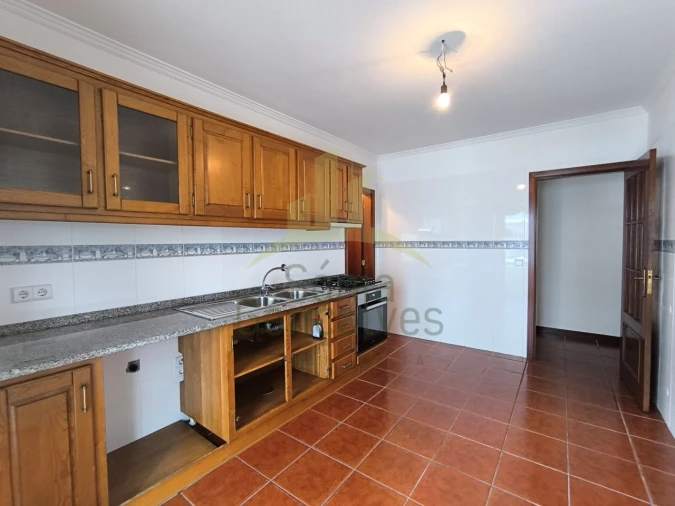 Apartamento T3 para Arrendamento em Darque Foto 6