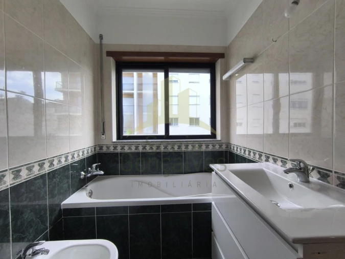 Apartamento T3 para Arrendamento em Darque Foto 10