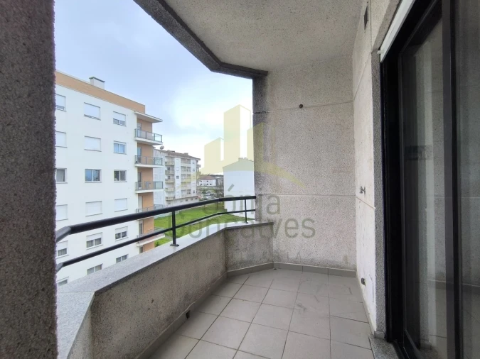 Apartamento T3 para Arrendamento em Darque Foto 17