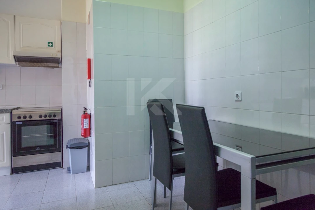 Apartamento T3 para Arrendamento em São Martinho Foto 10