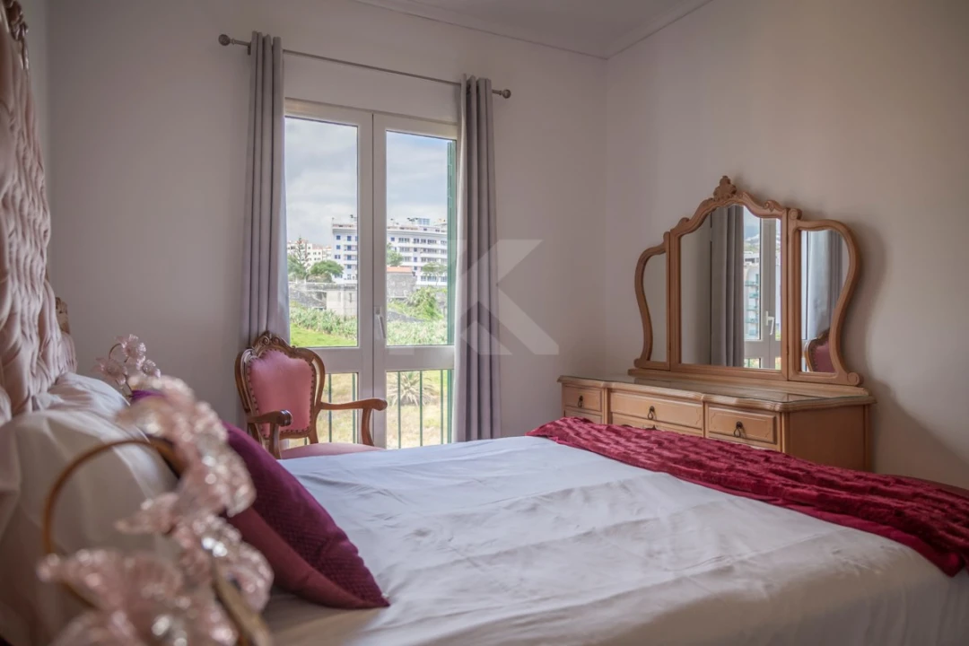 Apartamento T3 para Arrendamento em São Martinho Foto 14