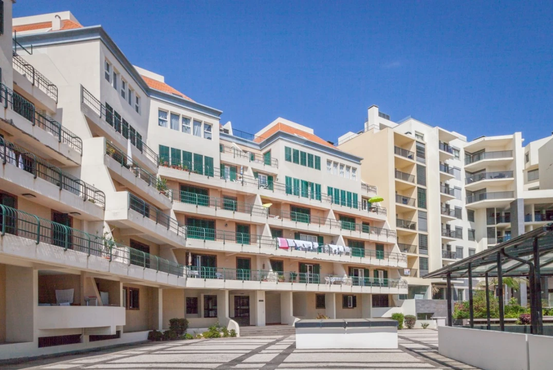 Apartamento T3 para Arrendamento em São Martinho Foto 22