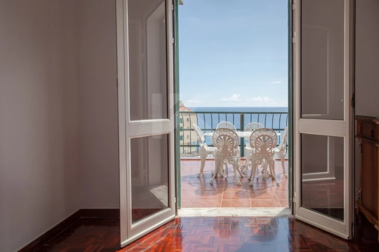 Apartamento T3 para Arrendamento em São Martinho Foto 7