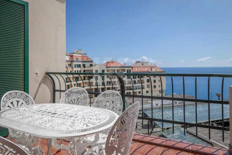 Apartamento T3 para Arrendamento em São Martinho Foto 1