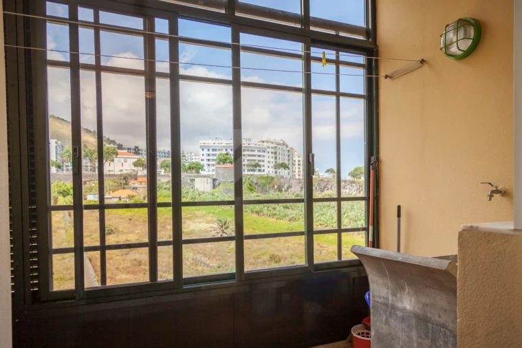 Apartamento T3 para Arrendamento em São Martinho Foto 11