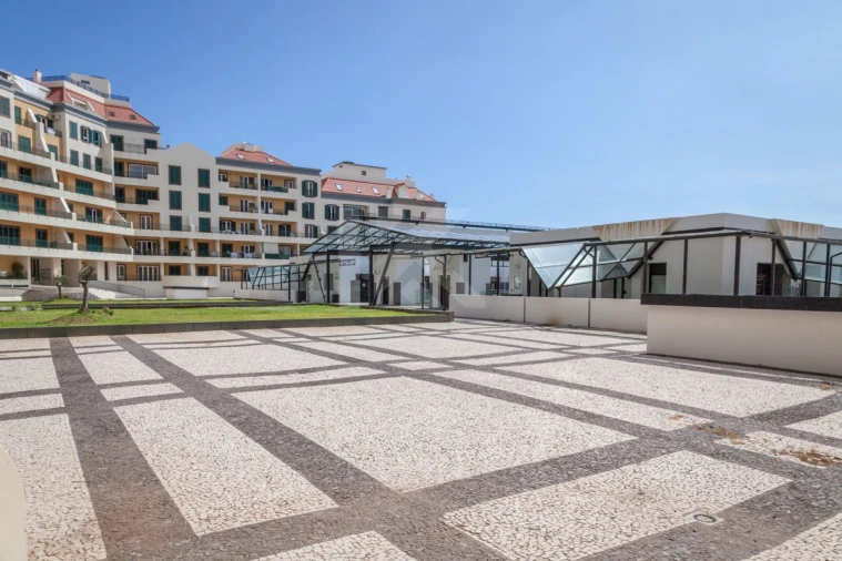 Apartamento T3 para Arrendamento em São Martinho Foto 24