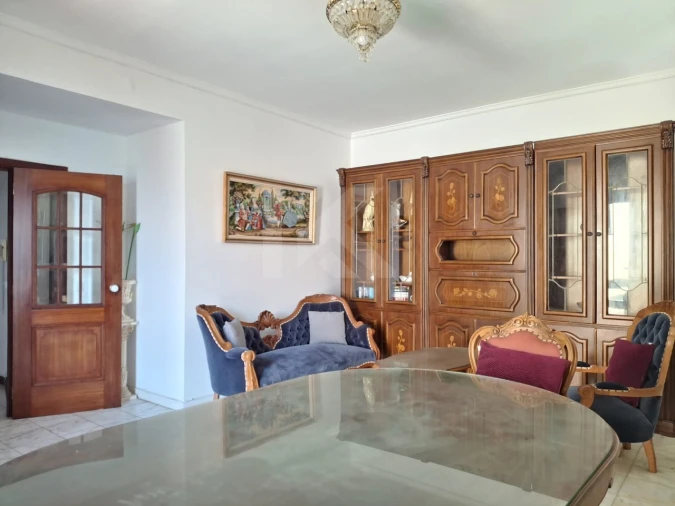 Apartamento T3 para Arrendamento em São Martinho Foto 4