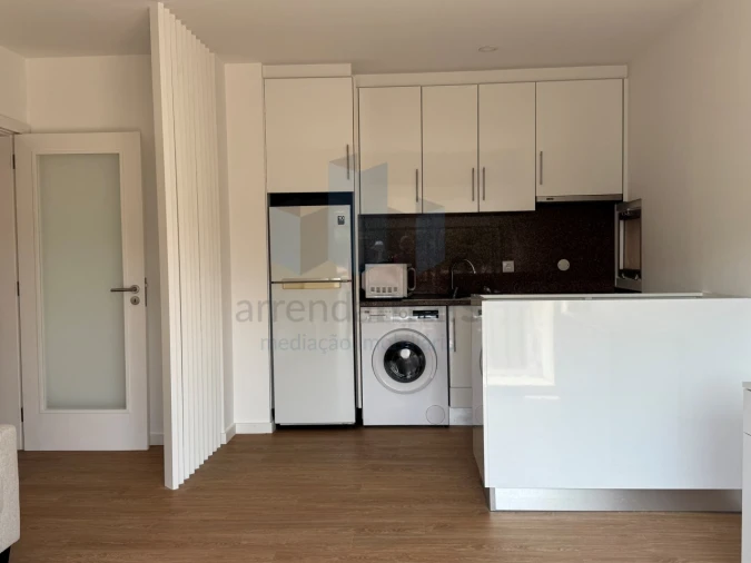 Apartamento T2 para Arrendamento em Sé Nova, Santa Cruz, Almedina e São Bartolomeu Foto 2