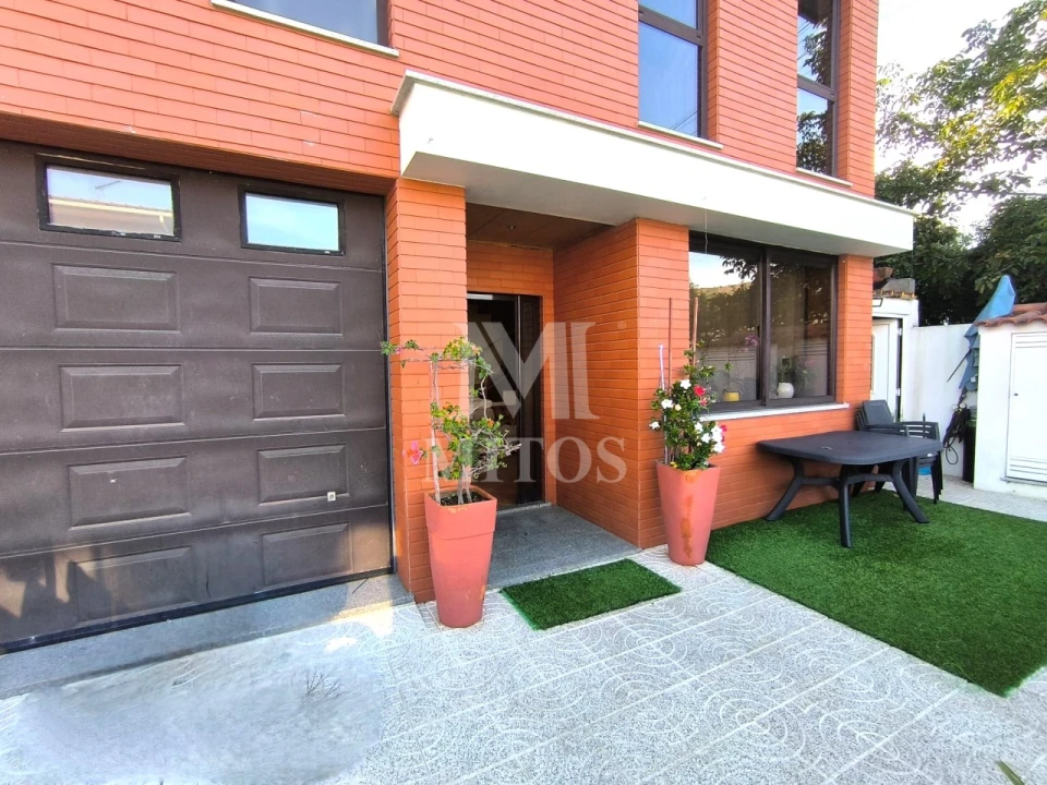 Moradia T3 para Venda em Barroselas e Carvoeiro Foto 1