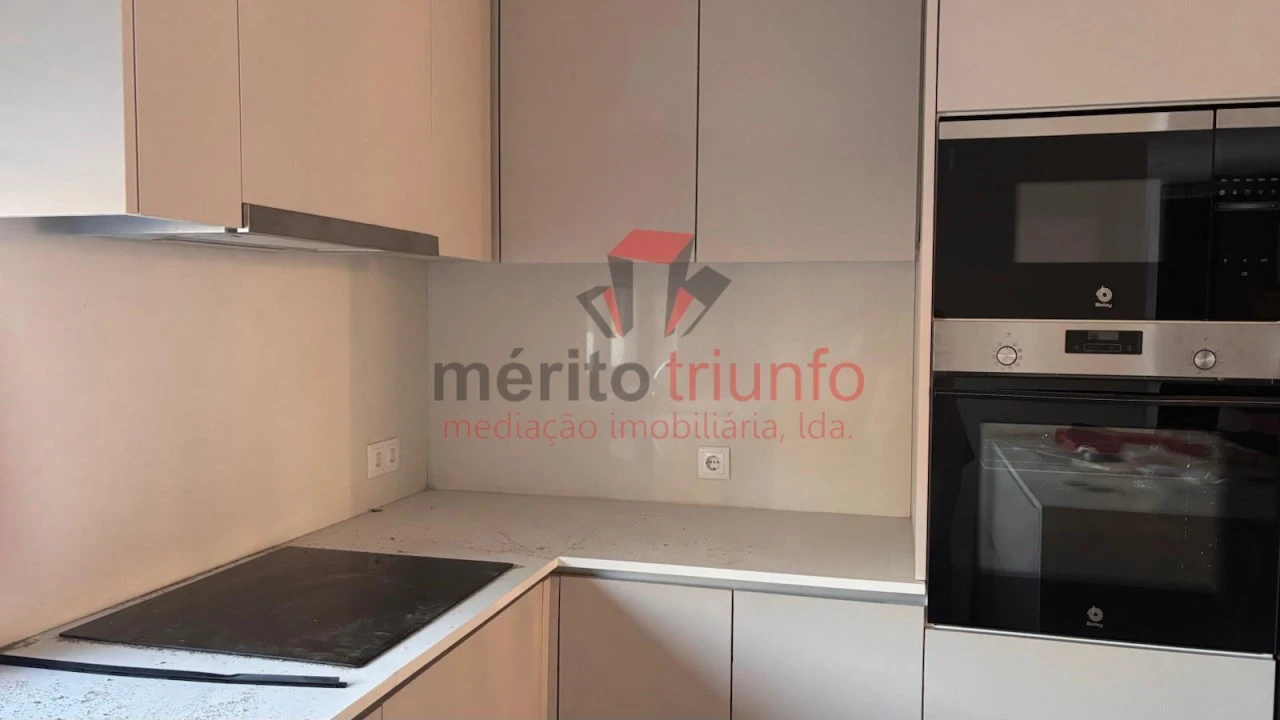 Moradia T3 para Venda em Carreira e Fonte Coberta Foto 7