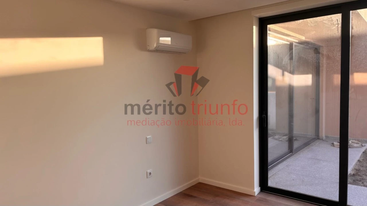 Moradia T3 para Venda em Carreira e Fonte Coberta Foto 10