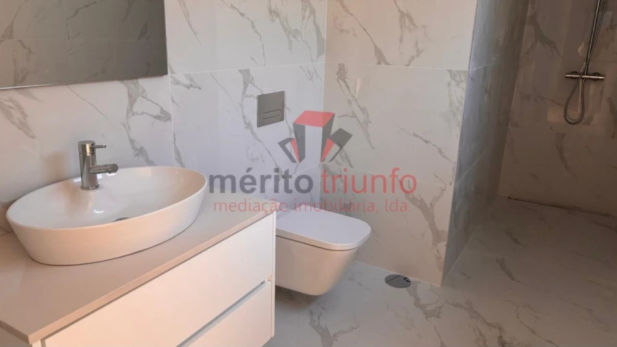 Moradia T3 para Venda em Carreira e Fonte Coberta Foto 16