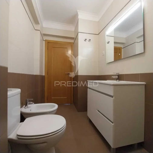 Apartamento T3 para Venda em Rio de Mouro Foto 17