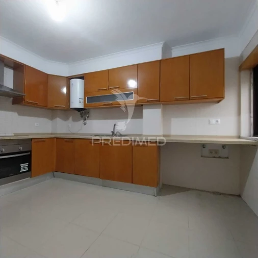 Apartamento T3 para Venda em Rio de Mouro Foto 1