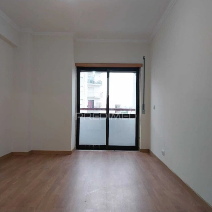 Apartamento T3 para Venda em Rio de Mouro Foto 18