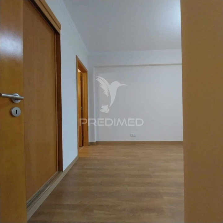 Apartamento T3 para Venda em Rio de Mouro Foto 14