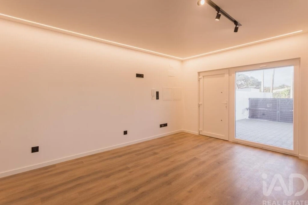 Moradia T2 para Venda em A dos Cunhados e Maceira Foto 17