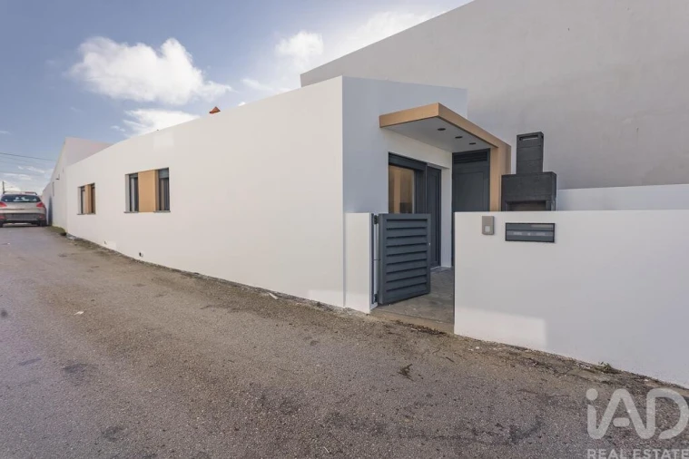 Moradia T2 para Venda em A dos Cunhados e Maceira Foto 4