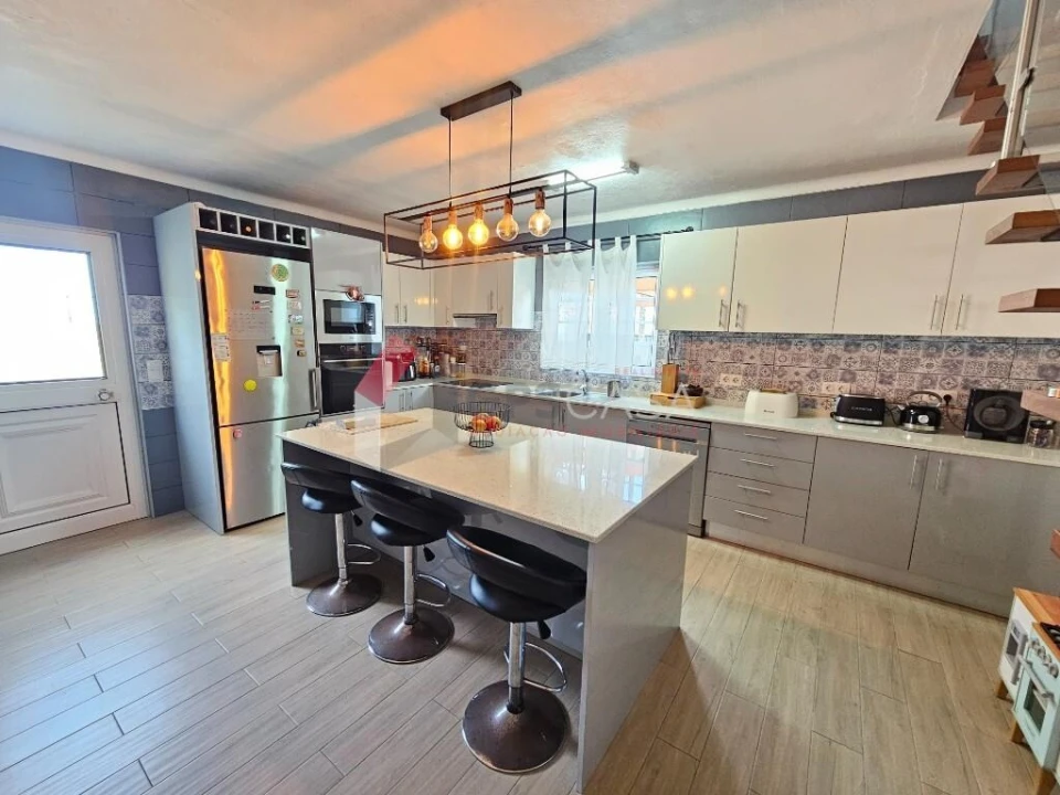 Moradia T3 para Venda em Cabo da Praia Foto 13