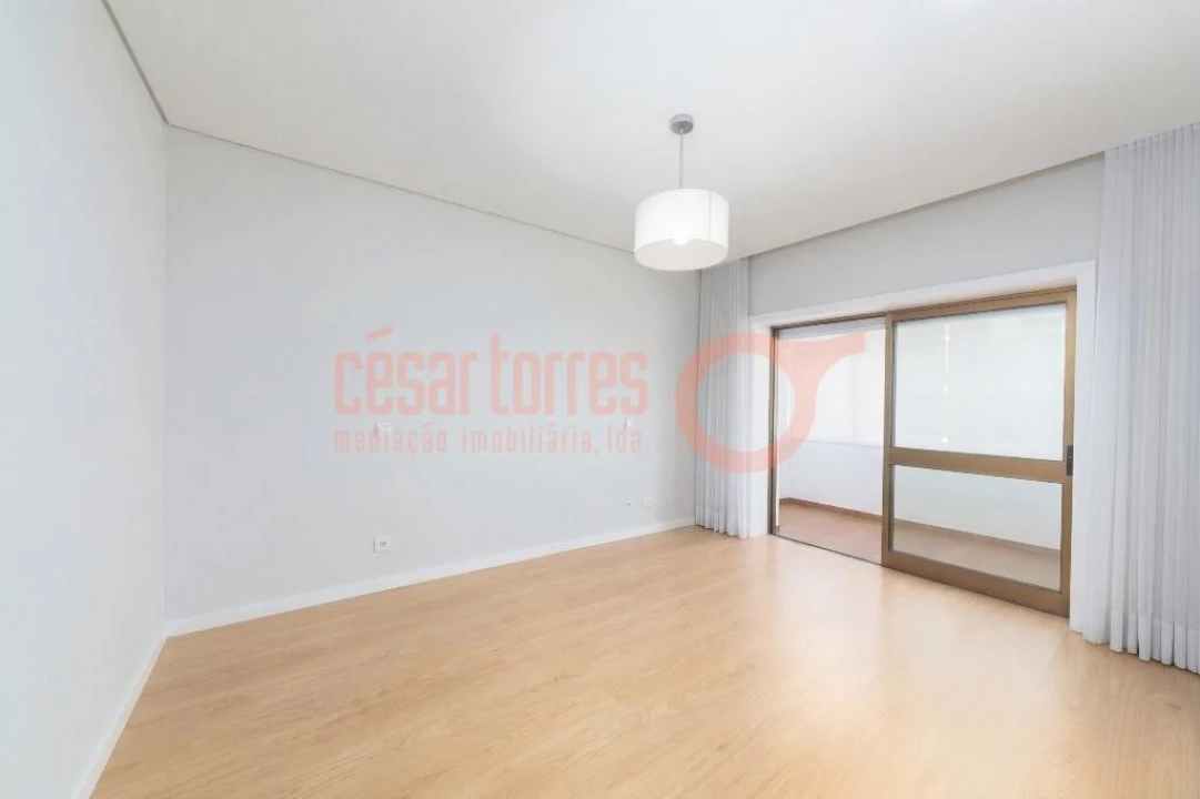 Apartamento T3 para Venda em Gulpilhares e Valadares Foto 17