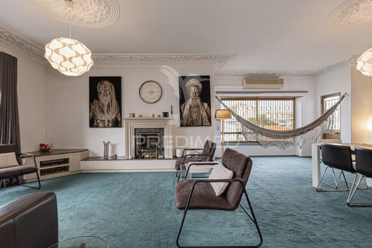 Moradia T8 para Venda em Corroios Foto 16