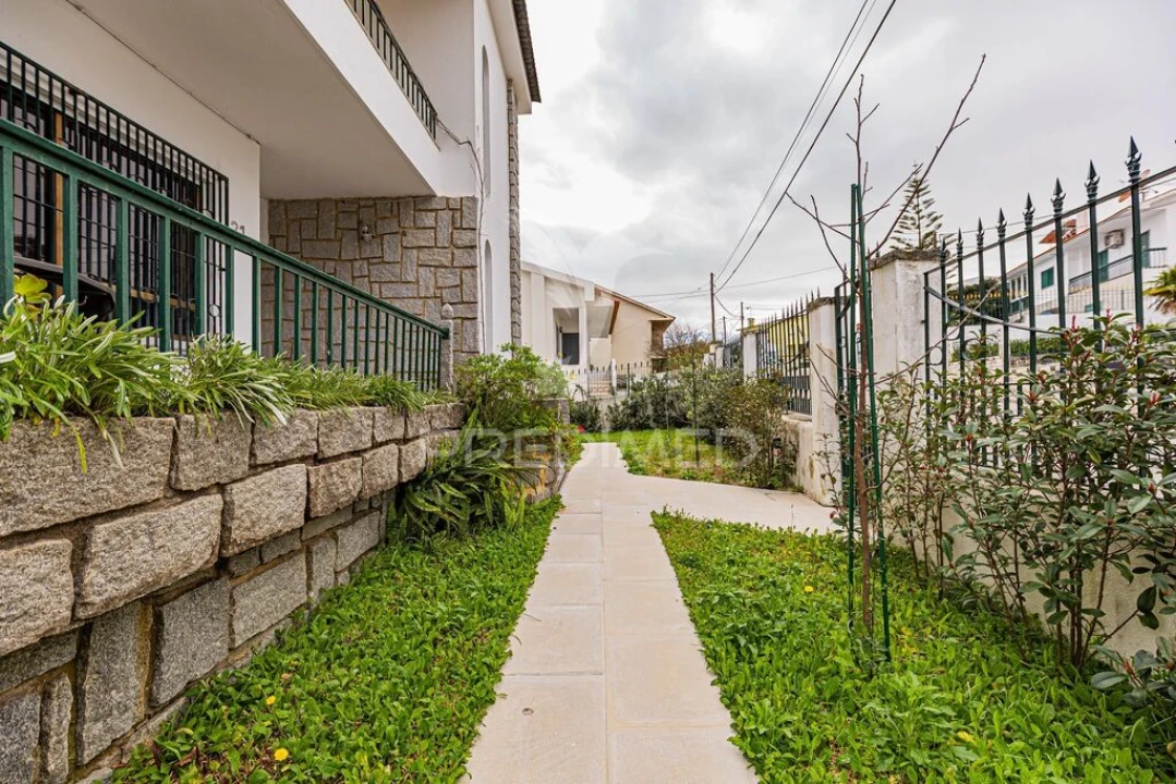 Moradia T8 para Venda em Corroios Foto 3