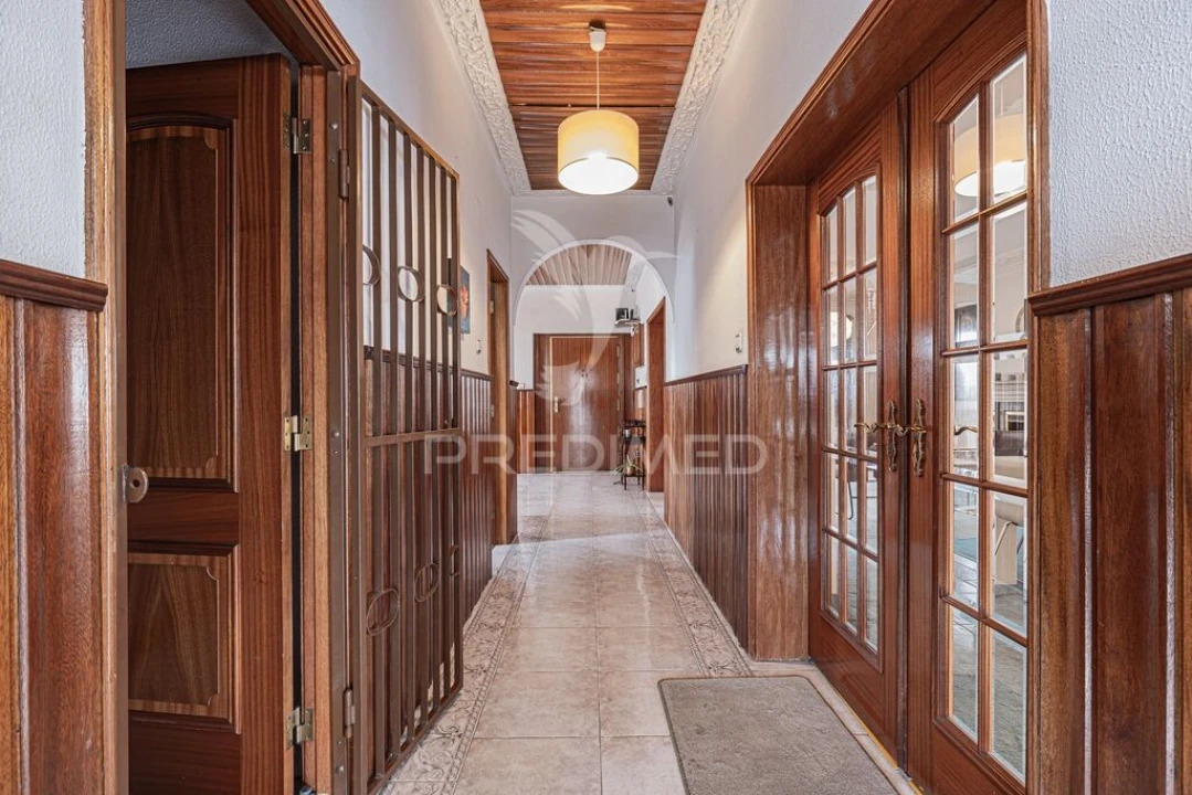 Moradia T8 para Venda em Corroios Foto 8