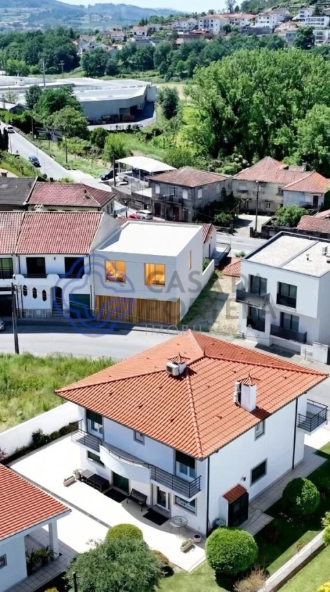 Moradia T3 para Venda em Fermentões