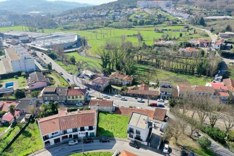 Moradia T3 para Venda em Fermentões Foto 13