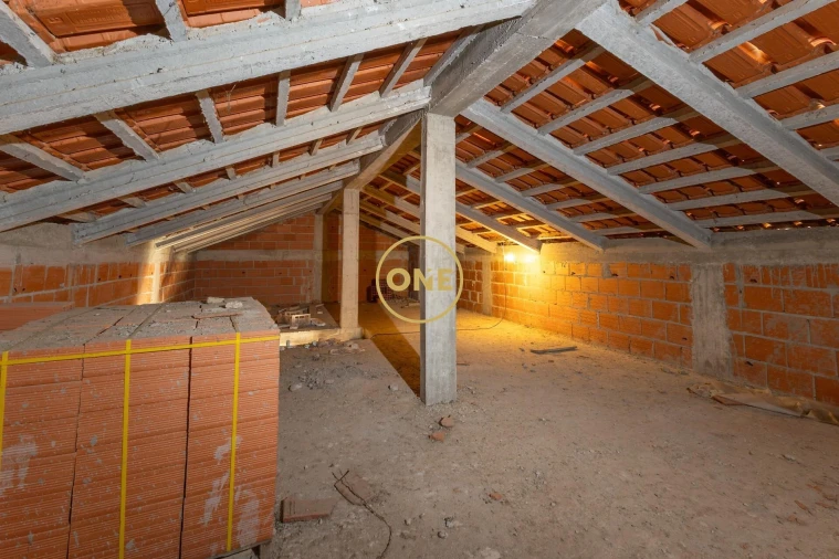 Moradia T4 para Venda em Sapataria Foto 11