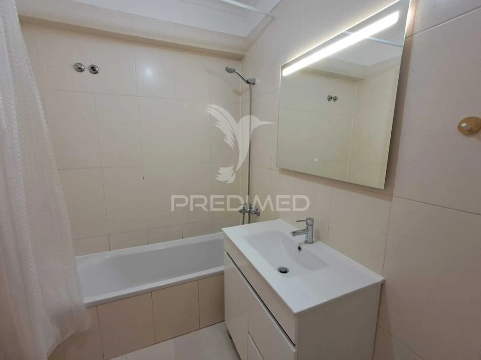 Apartamento T3 para Venda em Rio de Mouro Foto 12