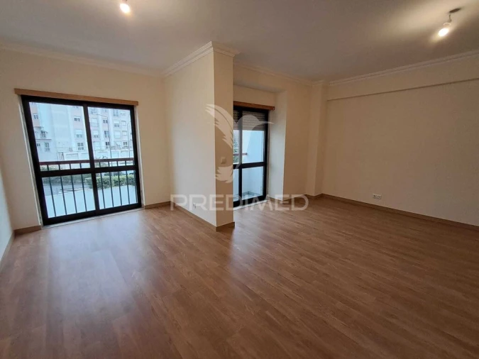 Apartamento T3 para Venda em Rio de Mouro Foto 7