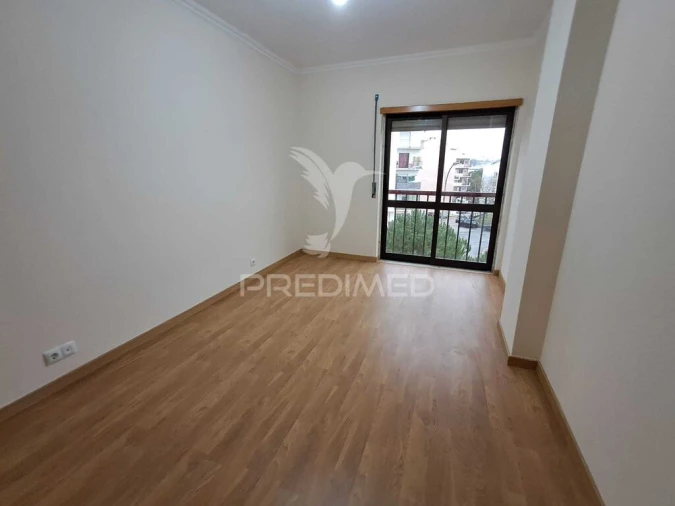 Apartamento T3 para Venda em Rio de Mouro Foto 19