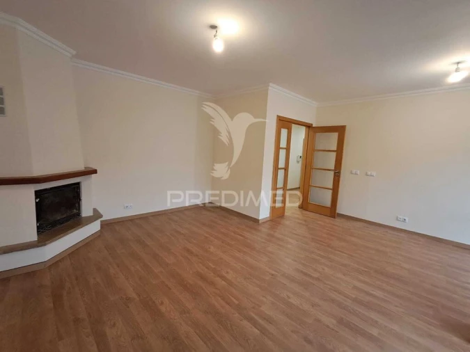 Apartamento T3 para Venda em Rio de Mouro Foto 4