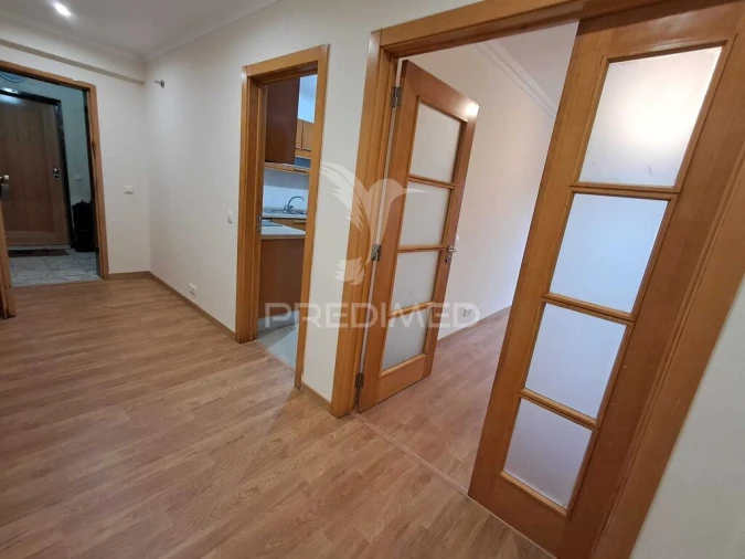 Apartamento T3 para Venda em Rio de Mouro Foto 3