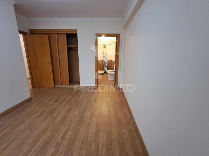 Apartamento T3 para Venda em Rio de Mouro Foto 13