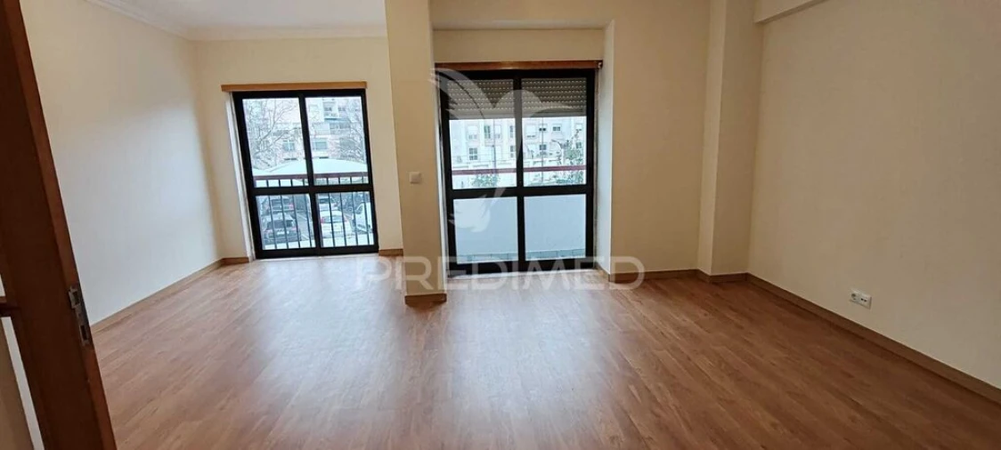 Apartamento T3 para Venda em Rio de Mouro Foto 10