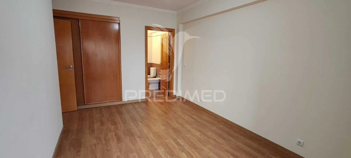 Apartamento T3 para Venda em Rio de Mouro Foto 19