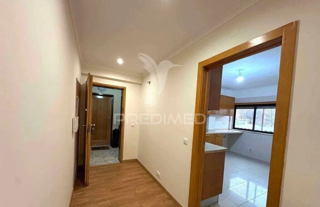 Apartamento T3 para Venda em Rio de Mouro Foto 7