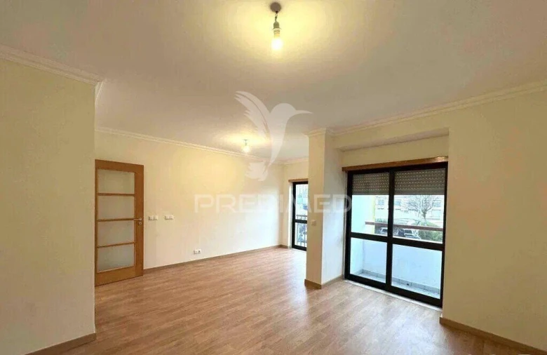 Apartamento T3 para Venda em Rio de Mouro Foto 18