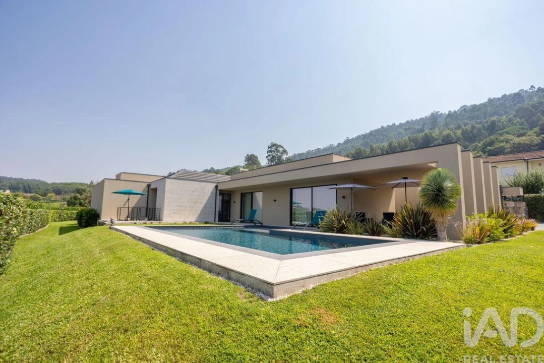 Moradia T3 para Venda em Santo Tirso, Couto (Santa Cristina e São Miguel) e Burgães Foto 5