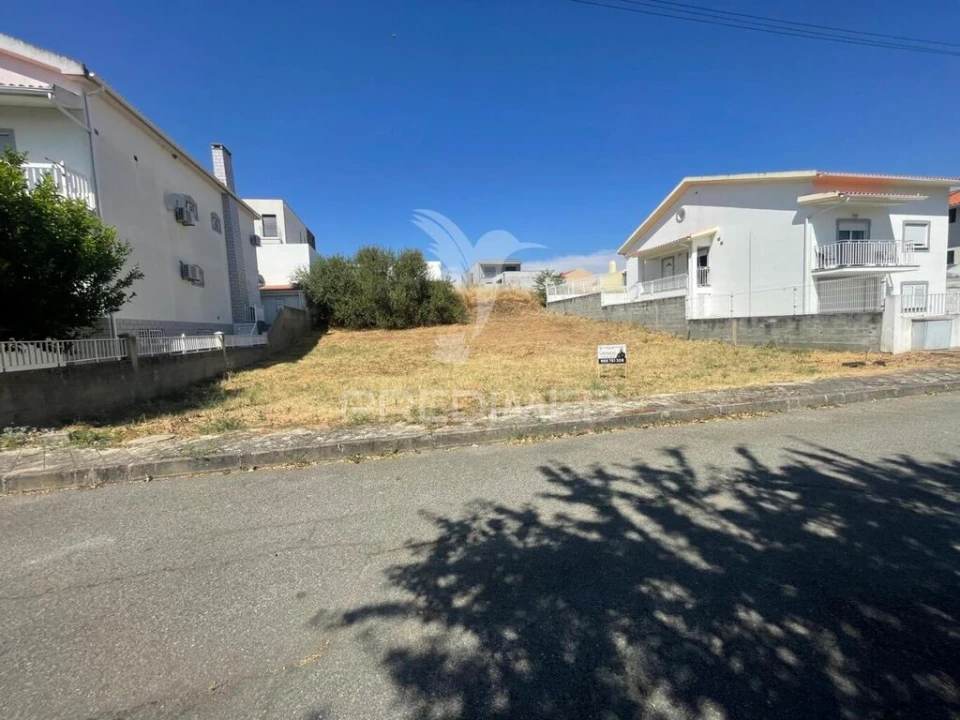 Terreno para Venda em Vila Nova de Foz Côa Foto 1