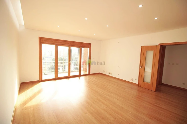 Apartamento T3 para Venda em Odivelas Foto 6