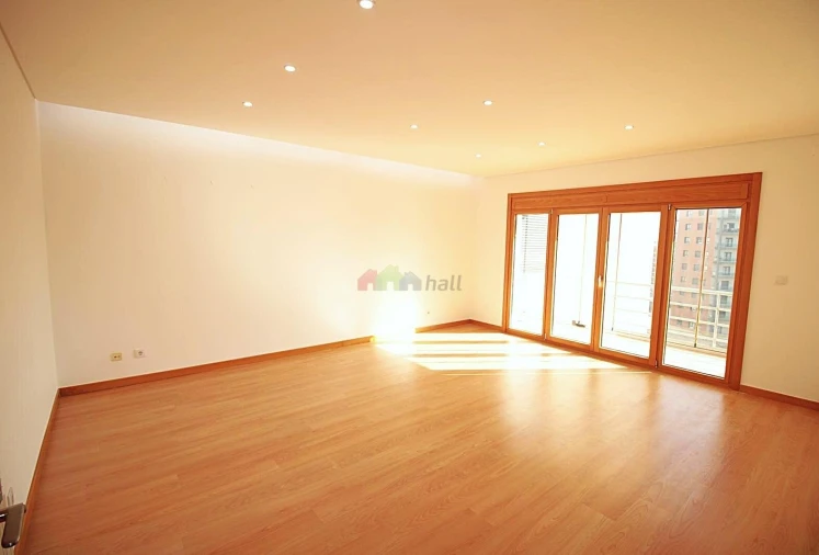 Apartamento T3 para Venda em Odivelas Foto 4