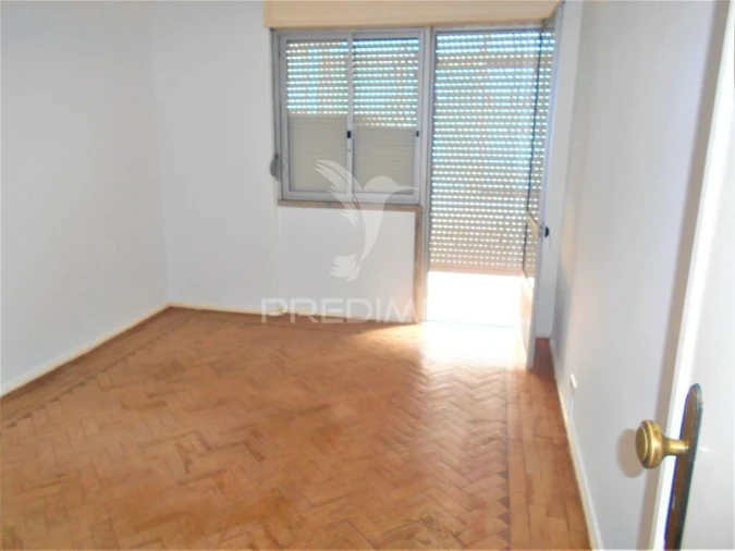 Apartamento T3 para Venda em Agualva e Mira-Sintra Foto 3