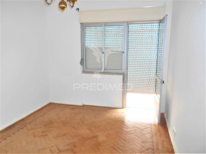 Apartamento T3 para Venda em Agualva e Mira-Sintra Foto 2